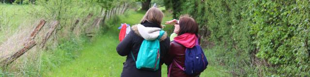 chasse au trésor en famille sur les chemins