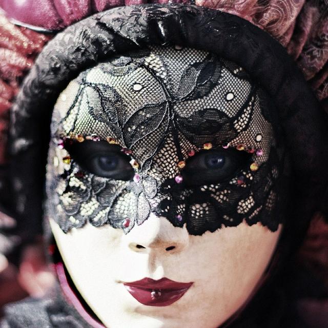 carnival-411494-1920.jpg