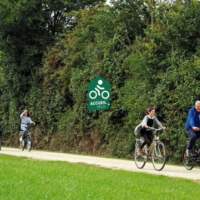 Photo Cyclotourisme Et Logo Accueil Vélo 2